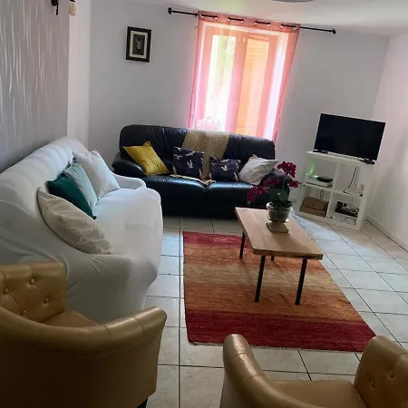 Charming And Spacious House *