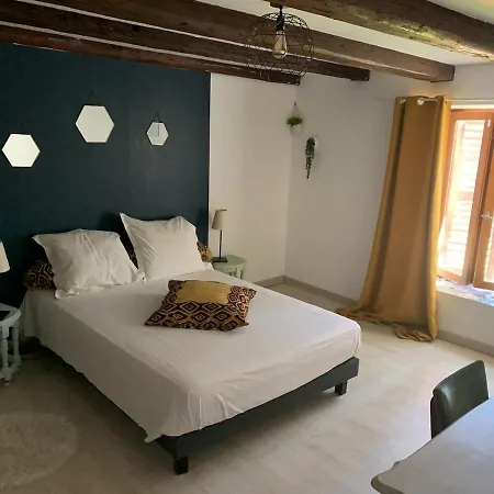 Charming And Spacious House 別荘
