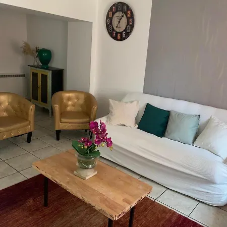 Charming And Spacious House Holiday home *